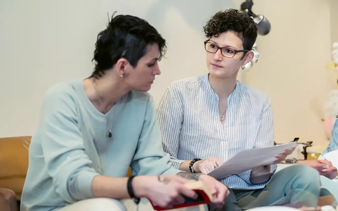 mulheres lgbt+ conversando